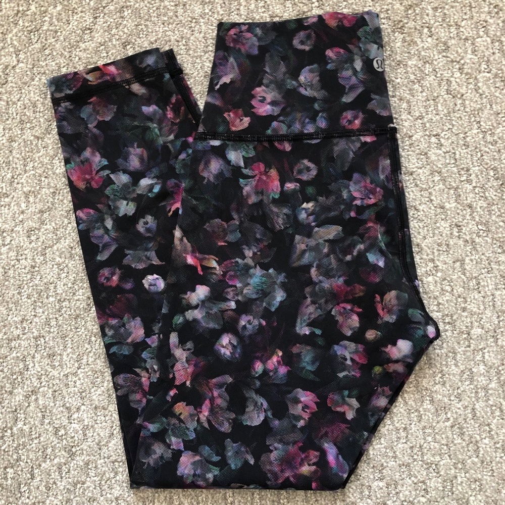 Worn 2x ~ Lululemon Wunder Under leggings